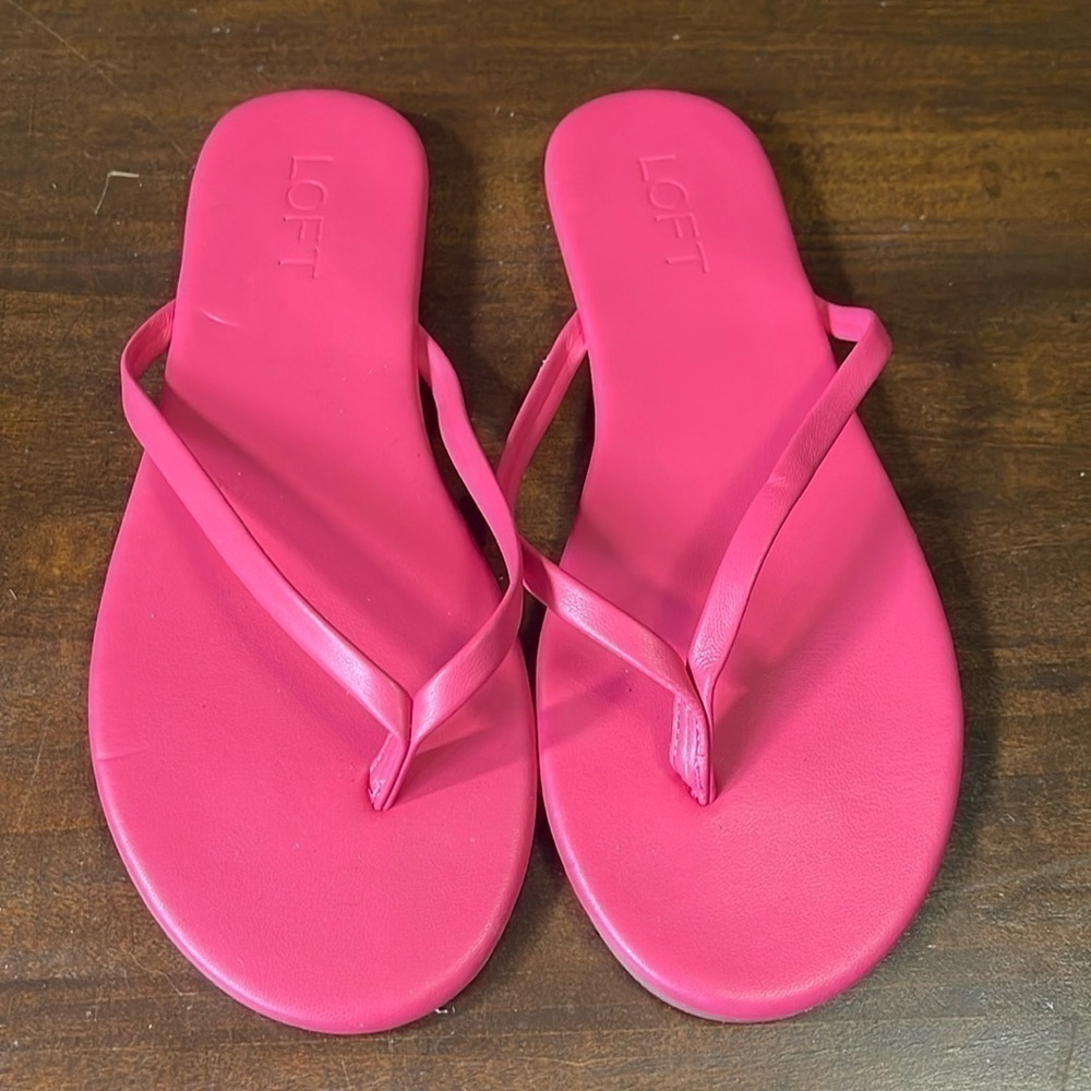 Loft Women’s Modern pink Flip Flops sz 7